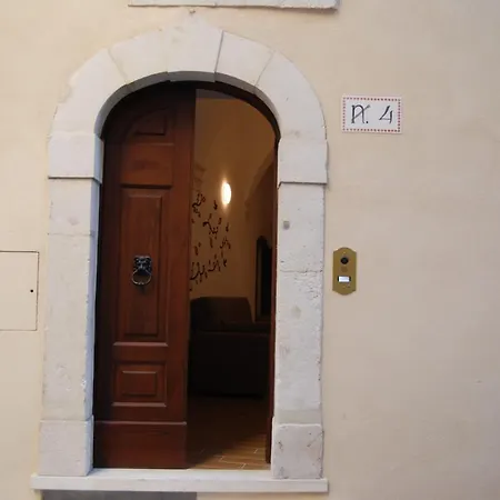 דירה Turistico I Portici ל'אקווילה