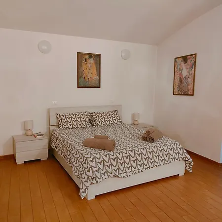 Apartament Turistico I Portici