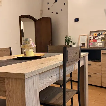 Turistico I Portici شقة
