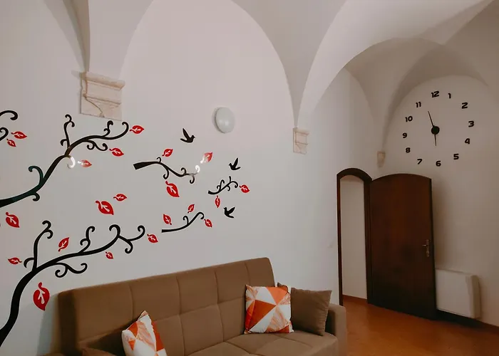 Turistico I Portici LʼAquila